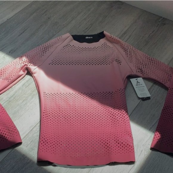 Ultracor Women’s Long Sleeve Cutout Ombré Top S - Picture 1 of 2